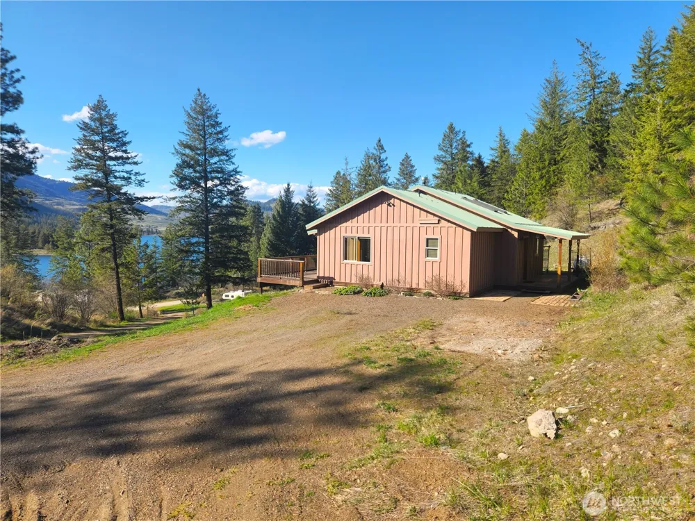 60 E Wannacut Lane Oroville, WA 98844