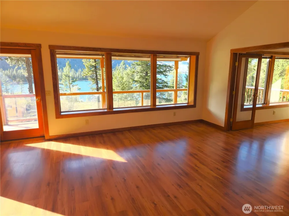 60 E Wannacut Lane Oroville, WA 98844
