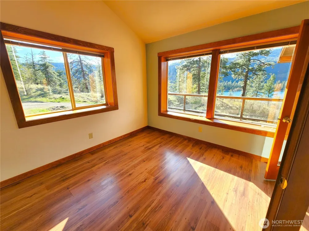 60 E Wannacut Lane Oroville, WA 98844