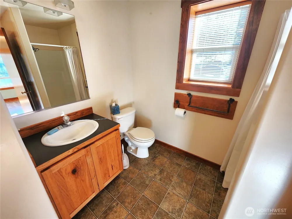 60 E Wannacut Lane Oroville, WA 98844