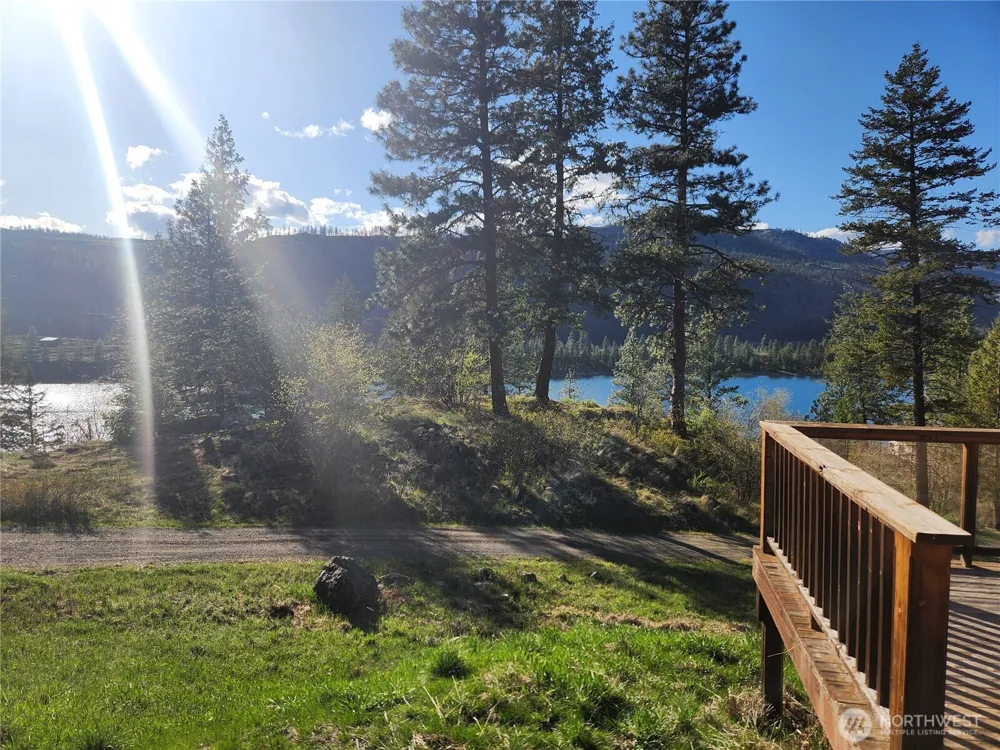 60 E Wannacut Lane Oroville, WA 98844