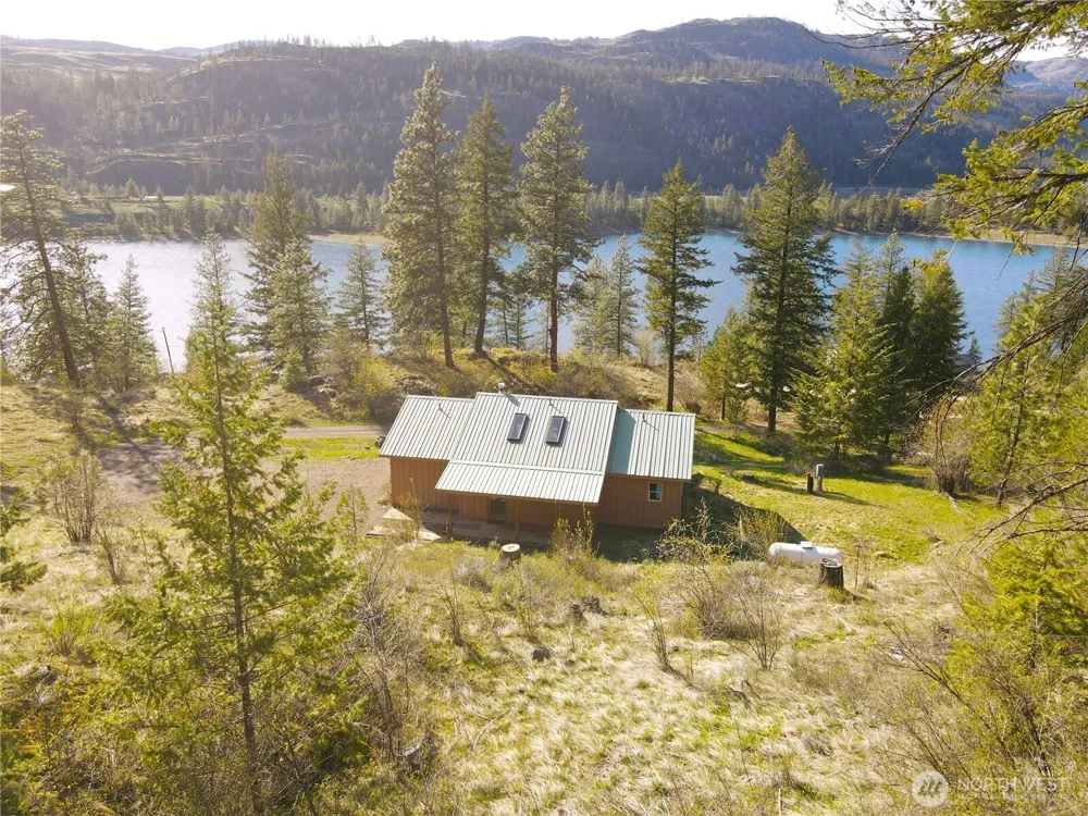 60 E Wannacut Lane Oroville, WA 98844