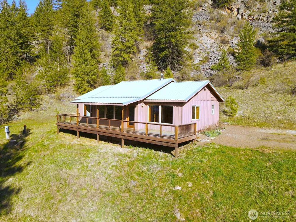 60 E Wannacut Lane Oroville, WA 98844
