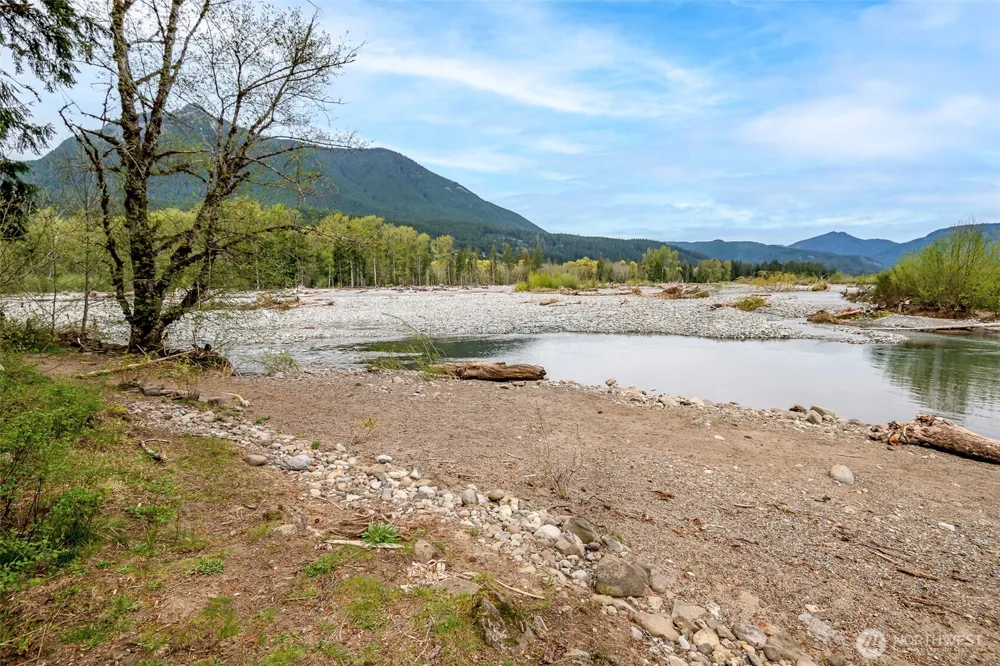 107 Goat Rocks Drive Packwood, WA 98361