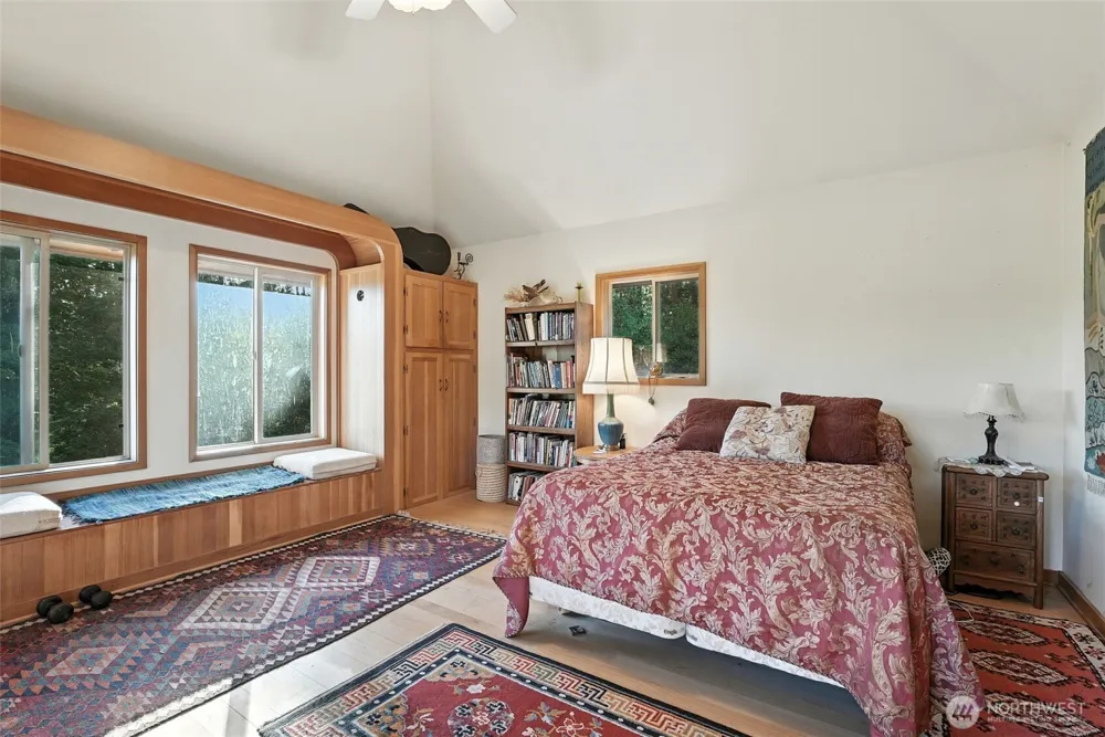 3725 Vineyard Way Kettle Falls, WA 99141