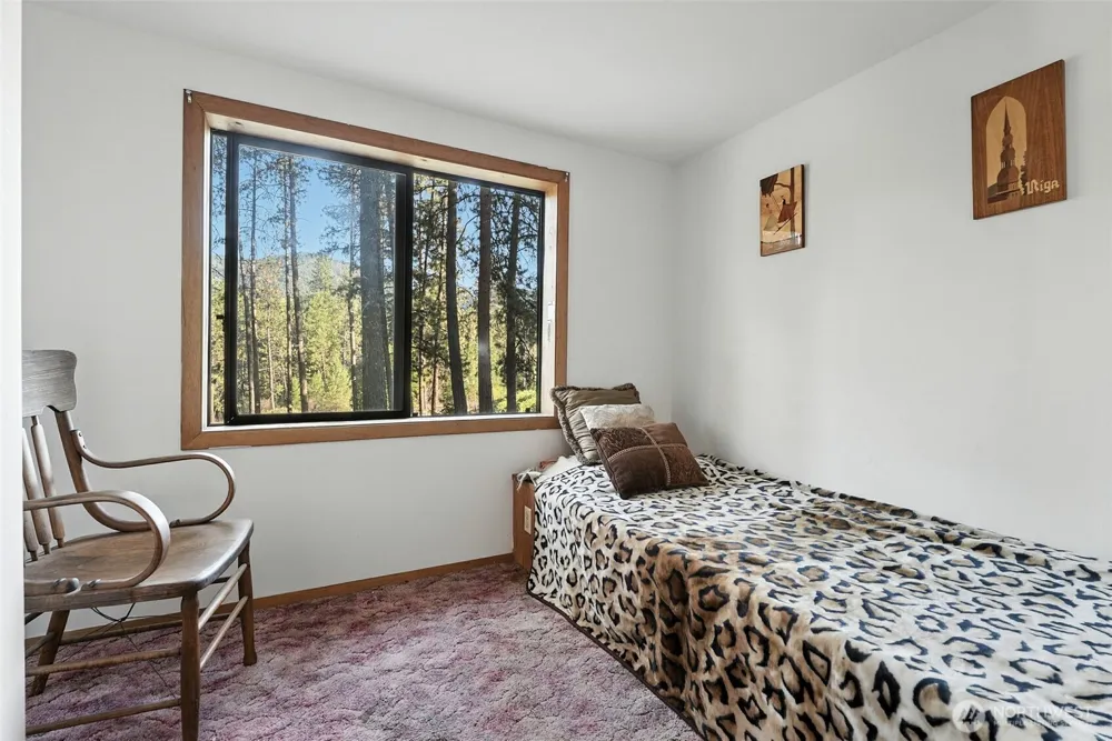 3725 Vineyard Way Kettle Falls, WA 99141