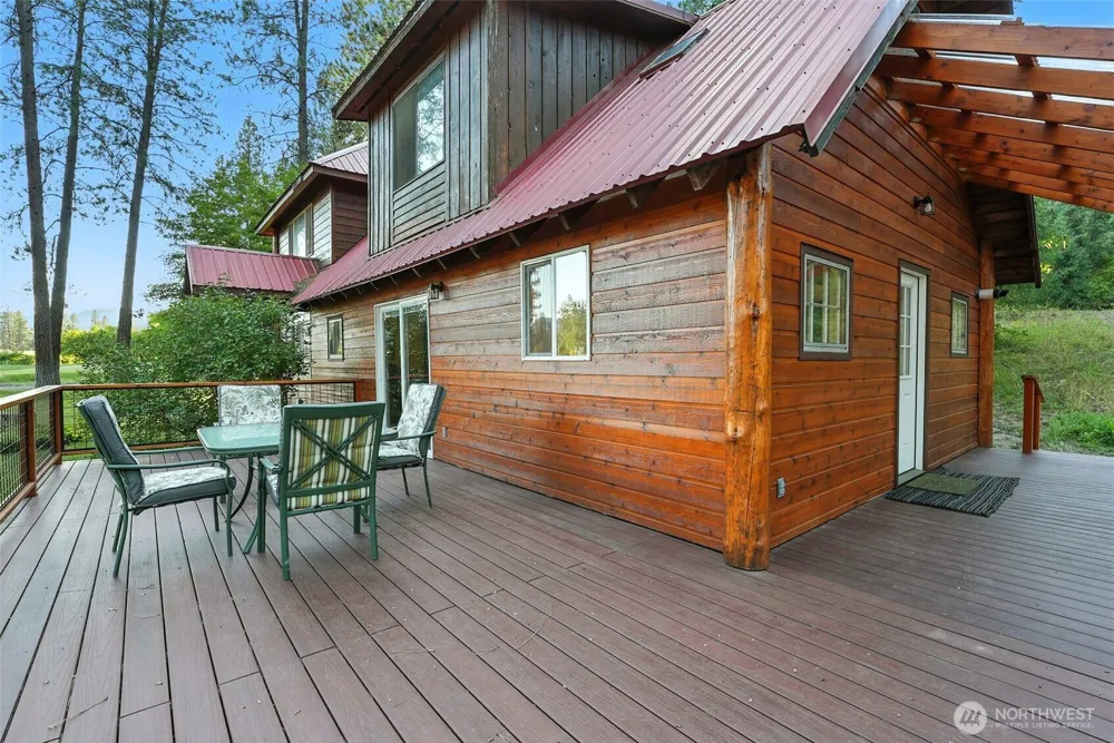 3725 Vineyard Way Kettle Falls, WA 99141
