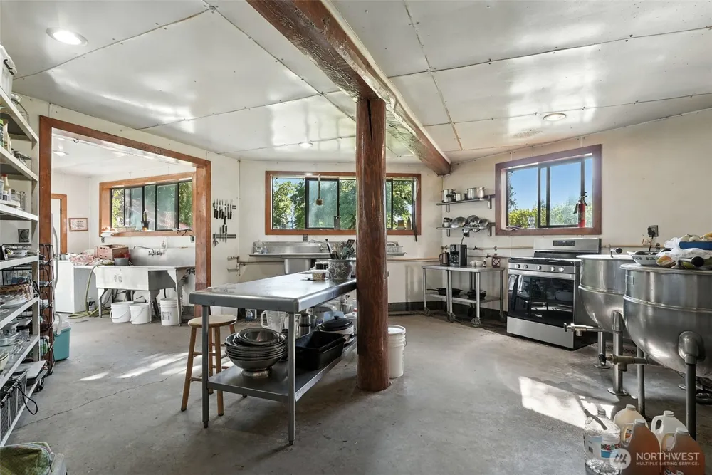 3725 Vineyard Way Kettle Falls, WA 99141