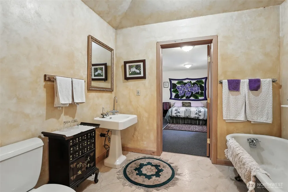 3725 Vineyard Way Kettle Falls, WA 99141
