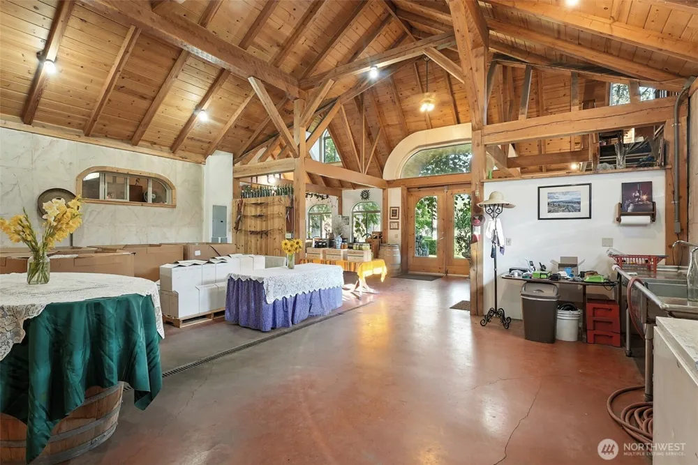 3725 Vineyard Way Kettle Falls, WA 99141