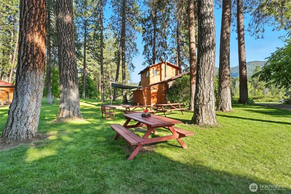 3725 Vineyard Way Kettle Falls, WA 99141