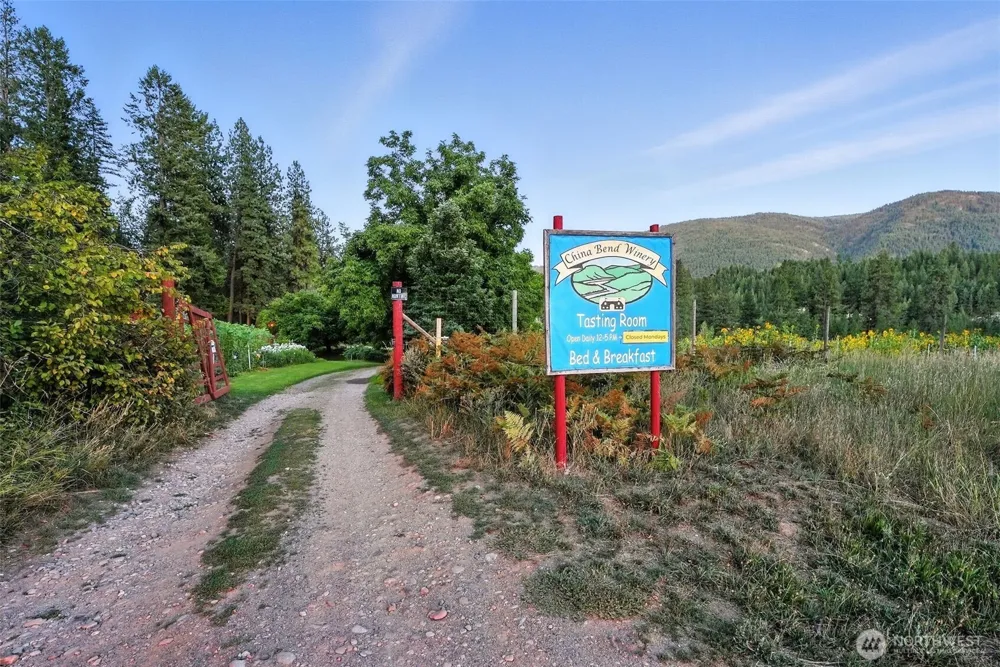 3725 Vineyard Way Kettle Falls, WA 99141