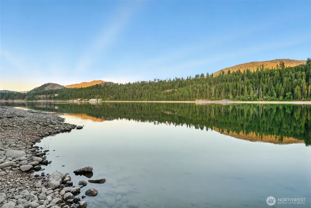 3725 Vineyard Way Kettle Falls, WA 99141