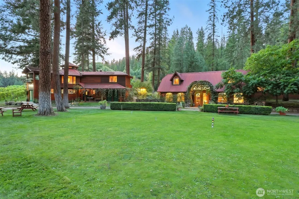 3725 Vineyard Way Kettle Falls, WA 99141