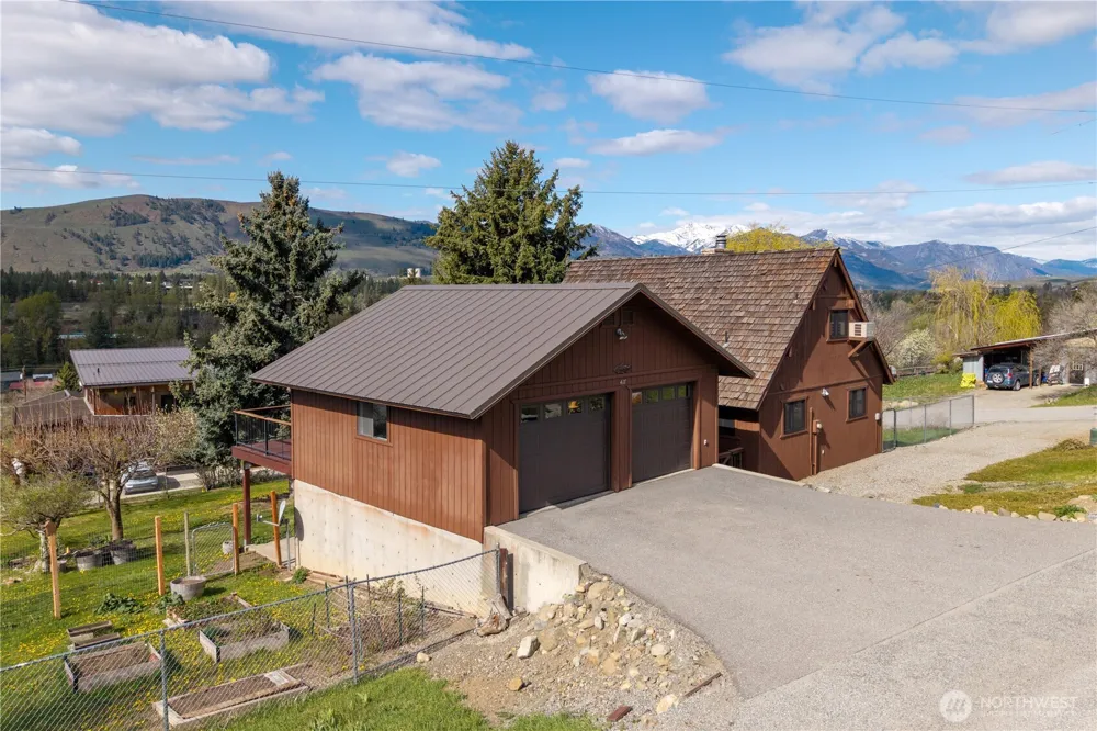 417 Perry Street Winthrop, WA 98862