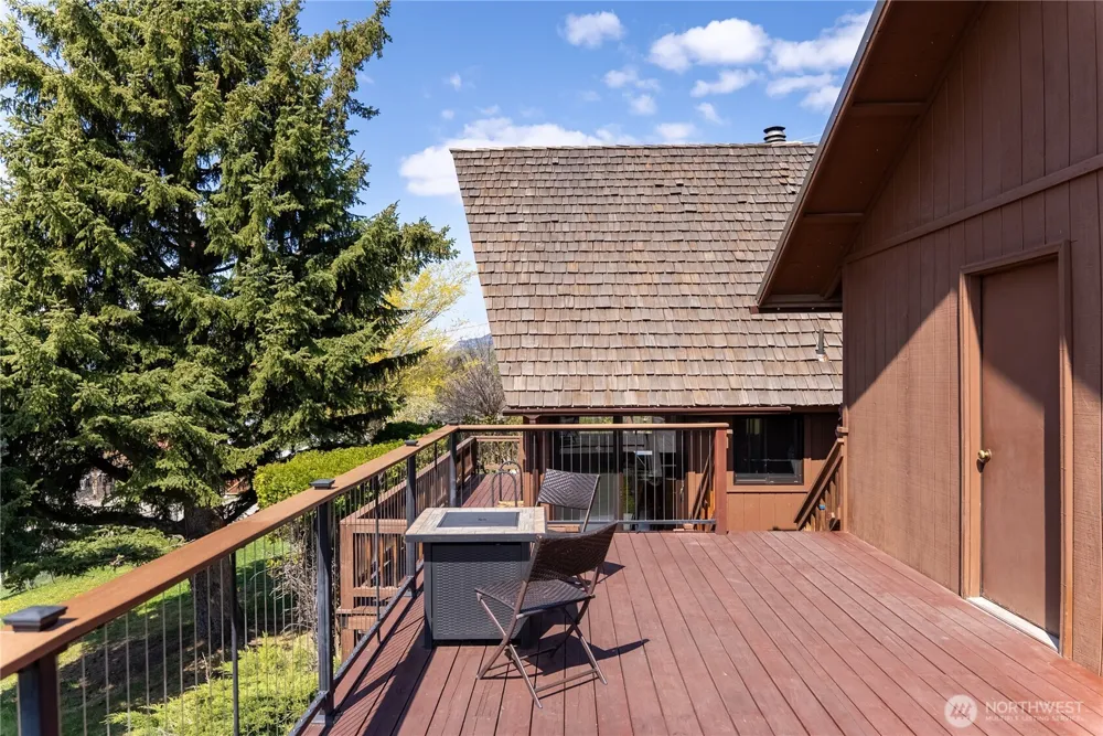 417 Perry Street Winthrop, WA 98862