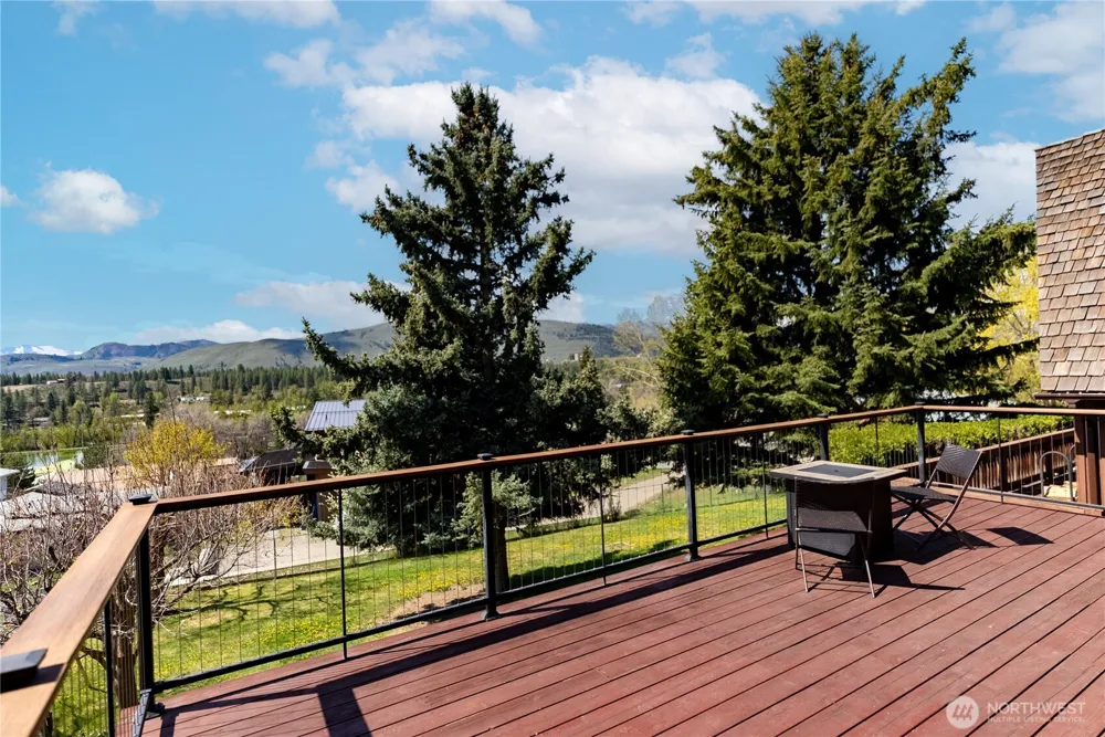 417 Perry Street Winthrop, WA 98862