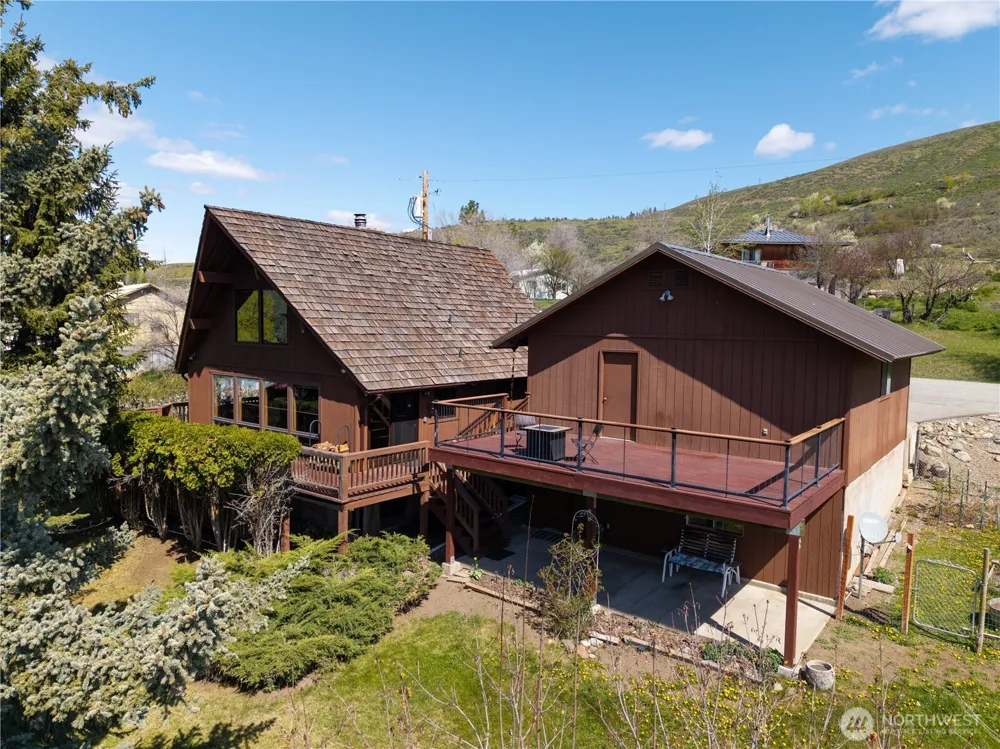 417 Perry Street Winthrop, WA 98862