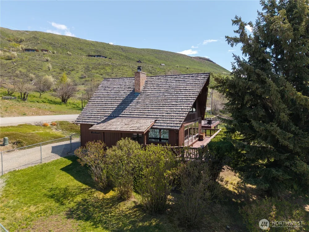 417 Perry Street Winthrop, WA 98862