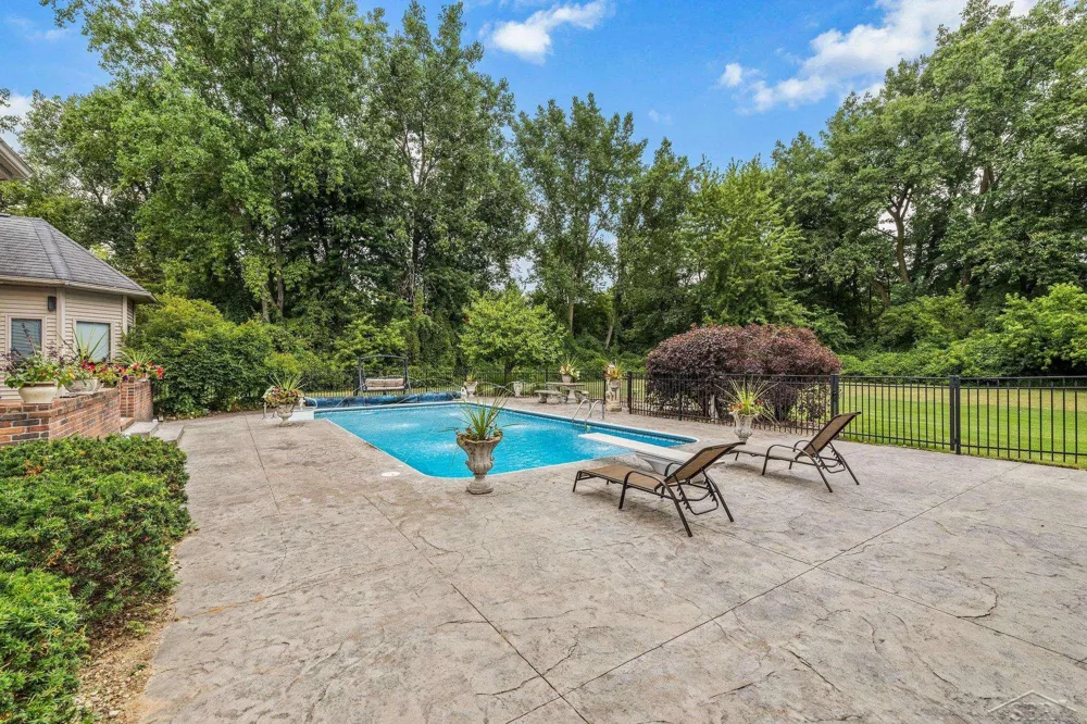 1238 W Center Road Hampton Charter Township, MI 48732