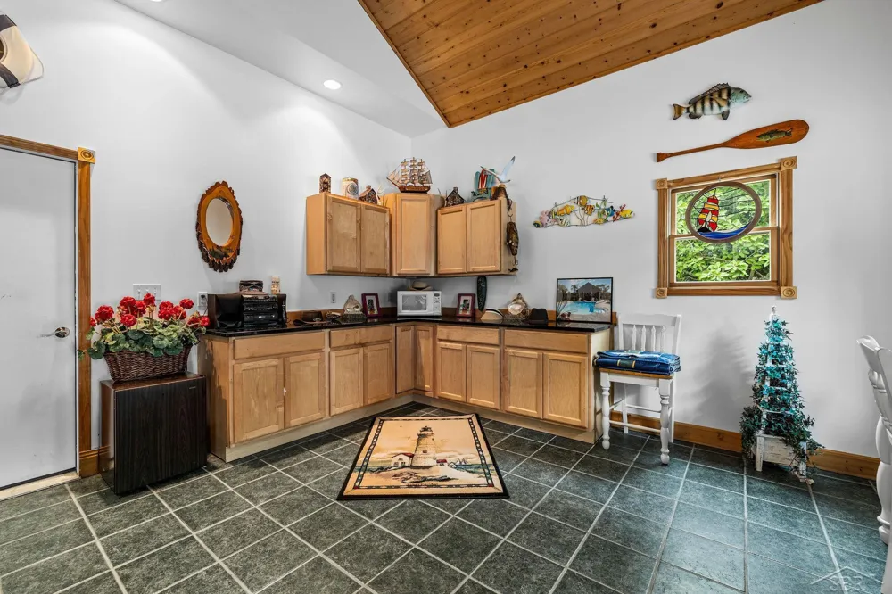 1238 W Center Road Hampton Charter Township, MI 48732