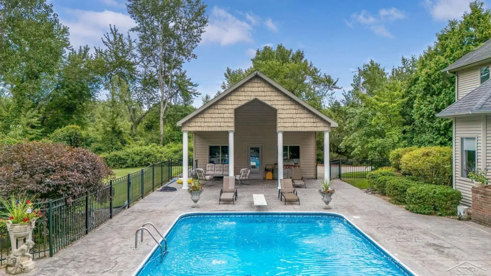 1238 W Center Road Hampton Charter Township, MI 48732