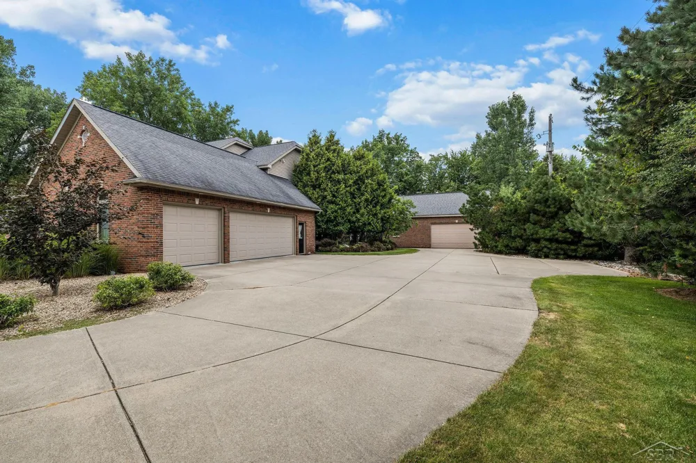 1238 W Center Road Hampton Charter Township, MI 48732