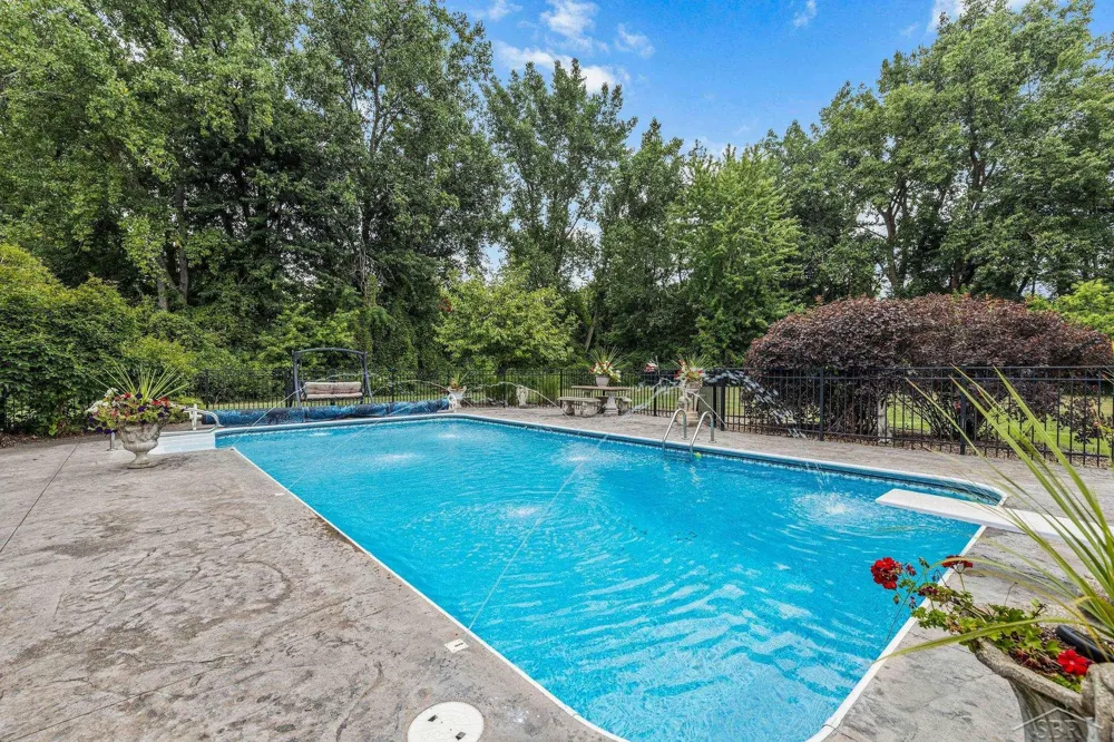 1238 W Center Road Hampton Charter Township, MI 48732