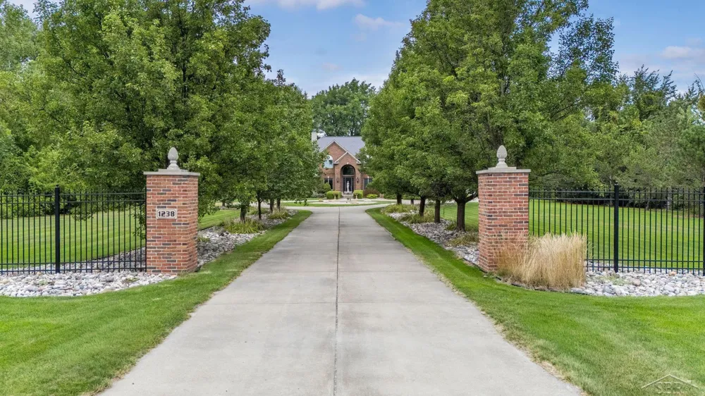 1238 W Center Road Hampton Charter Township, MI 48732