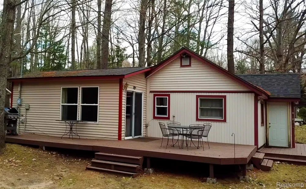 5089 Cottage Dr SE Drive SE Orange Township, MI 49646