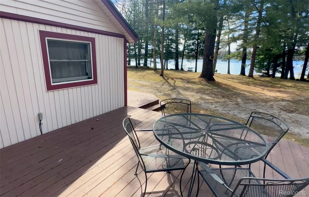 5089 Cottage Dr SE Drive SE Orange Township, MI 49646