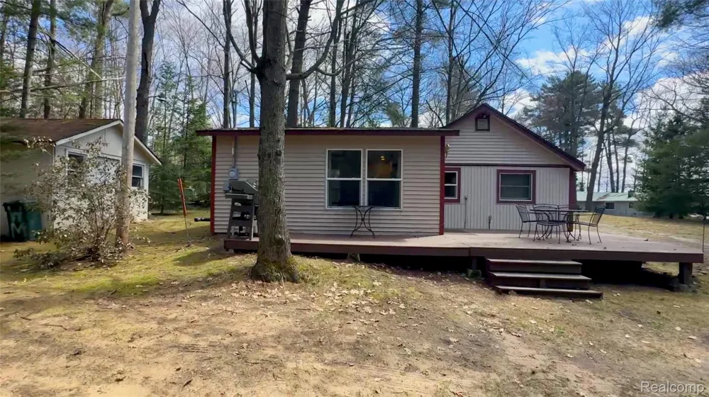 5089 Cottage Dr SE Drive SE Orange Township, MI 49646