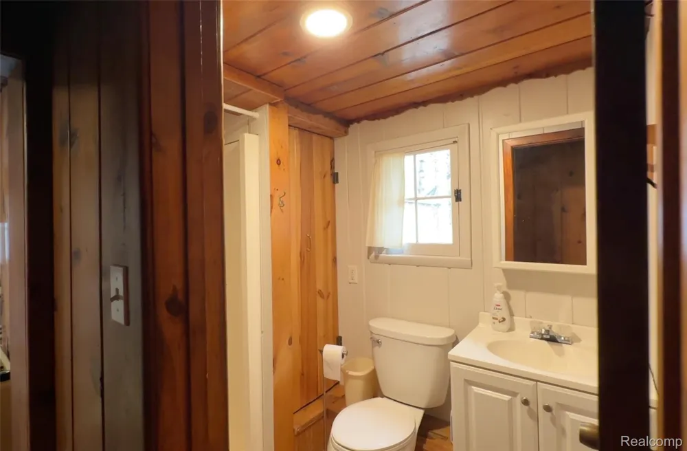 5089 Cottage Dr SE Drive SE Orange Township, MI 49646