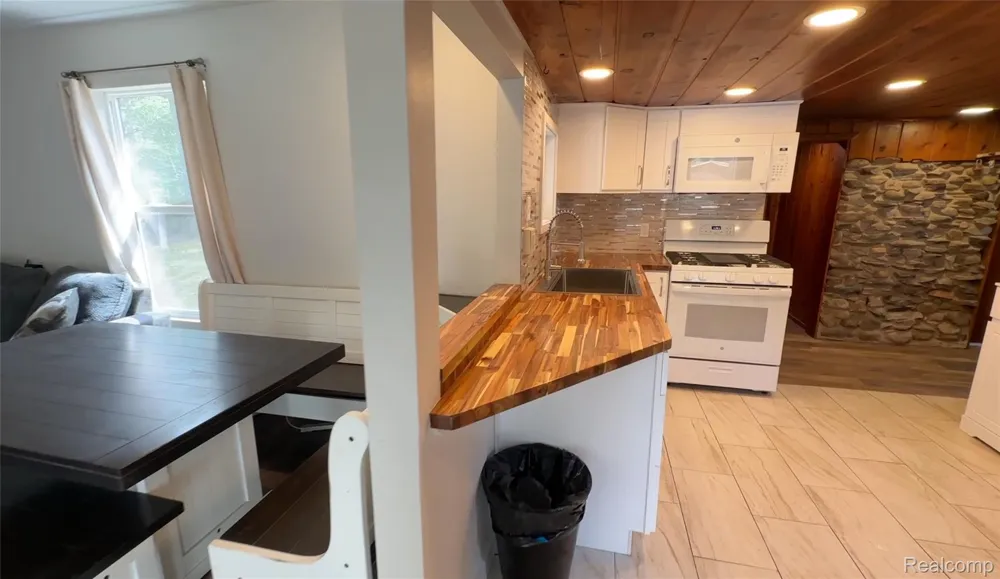 5089 Cottage Dr SE Drive SE Orange Township, MI 49646