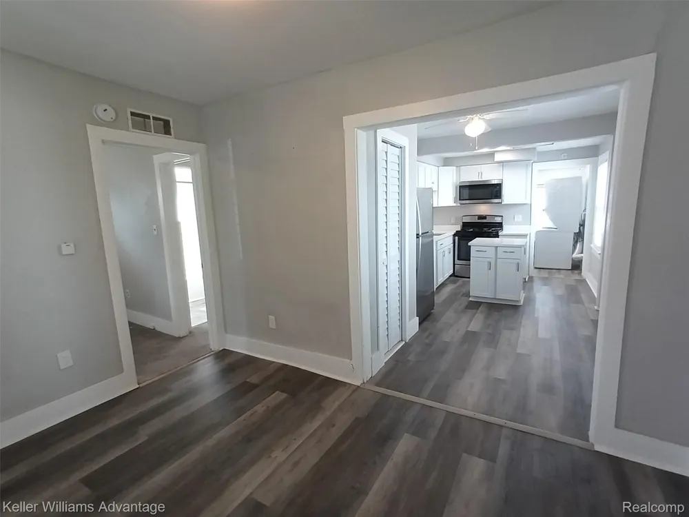15345 Sumner Redford Charter Township, MI 48239