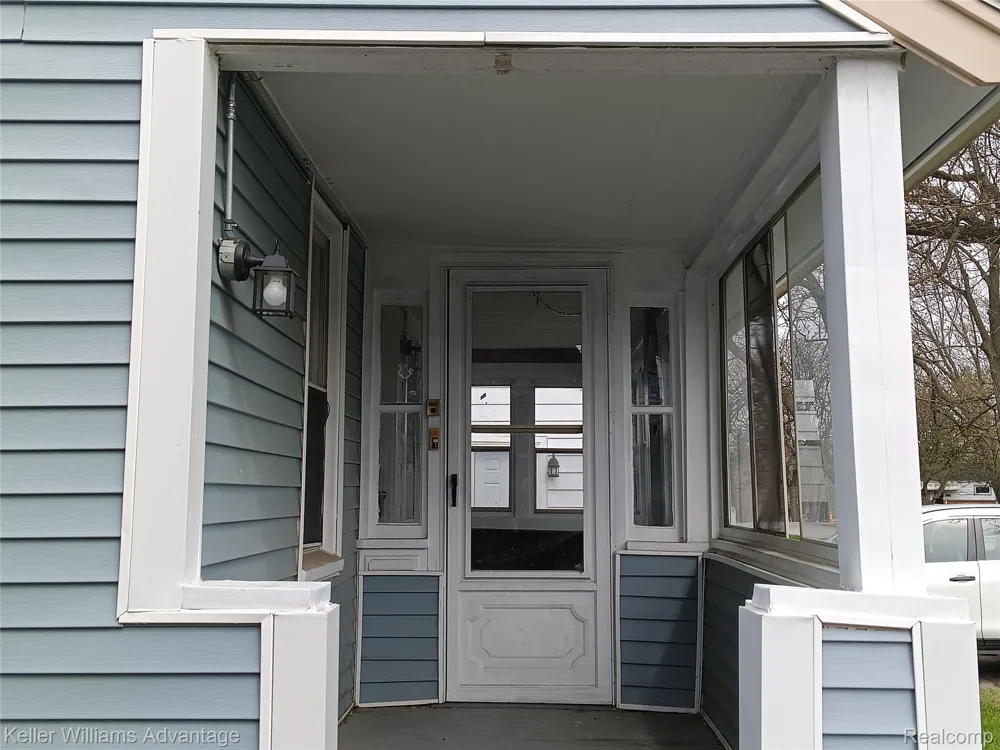 15345 Sumner Redford Charter Township, MI 48239