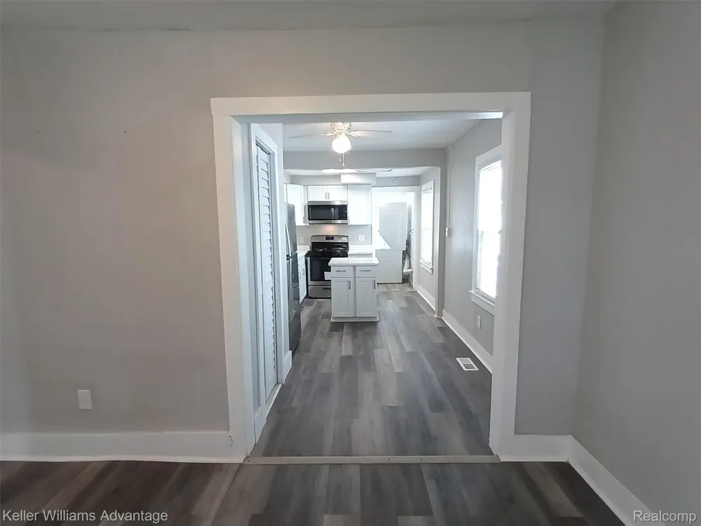 15345 Sumner Redford Charter Township, MI 48239