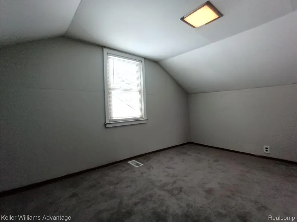 15345 Sumner Redford Charter Township, MI 48239