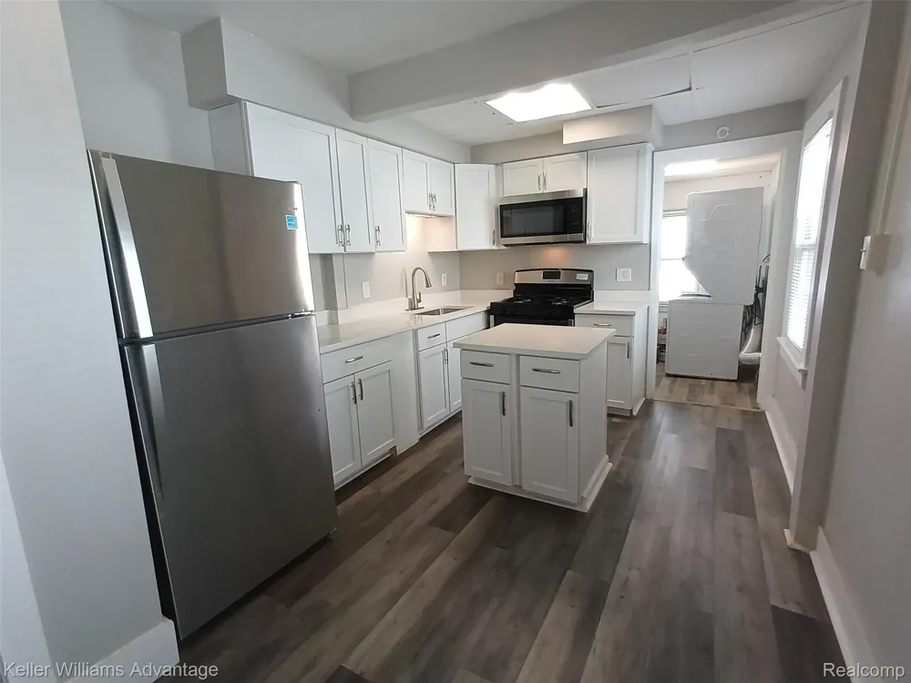 15345 Sumner Redford Charter Township, MI 48239