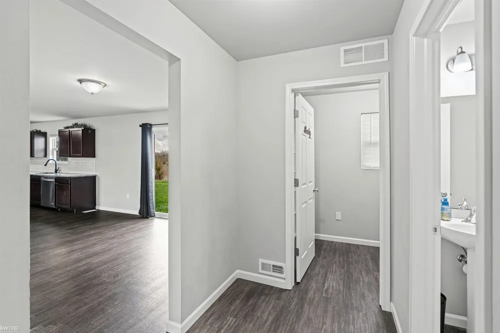 3005 Oxford Lane Flushing Charter Township, MI 48433