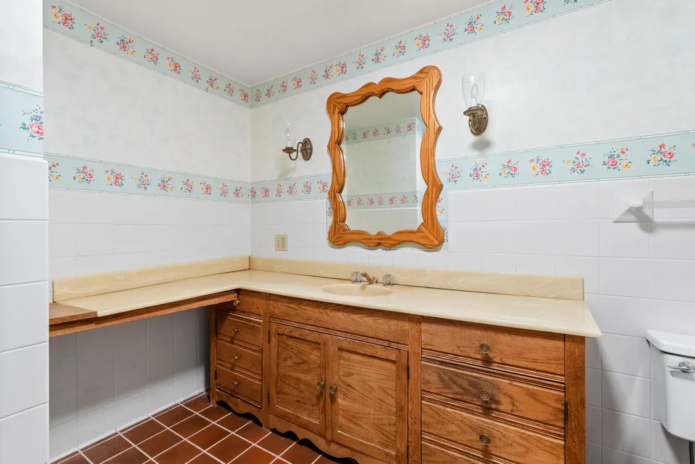 58380 County Road 365 Lawrence Township, MI 49064