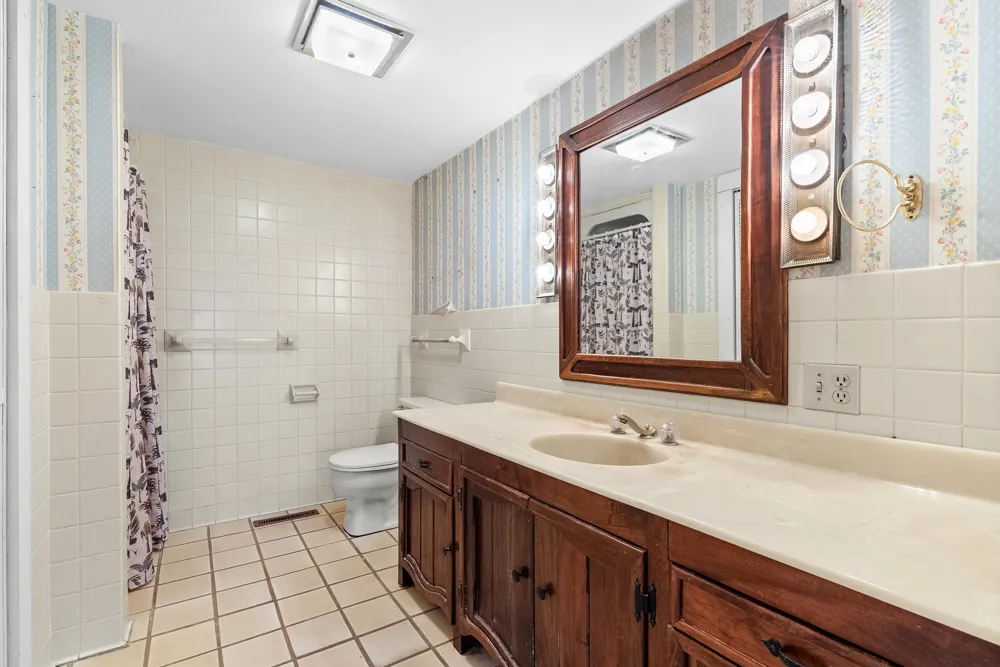 58380 County Road 365 Lawrence Township, MI 49064