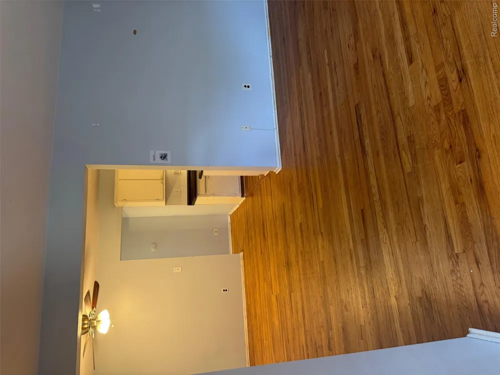 25301 5 Mile rd #109 Redford Charter Township, MI 48239