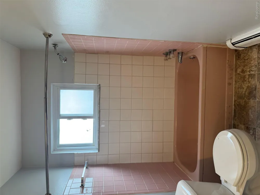 25301 5 Mile rd #109 Redford Charter Township, MI 48239