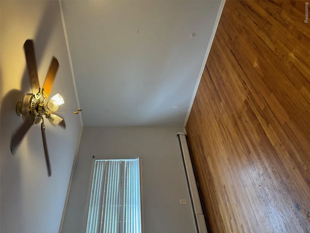 25301 5 Mile rd #109 Redford Charter Township, MI 48239