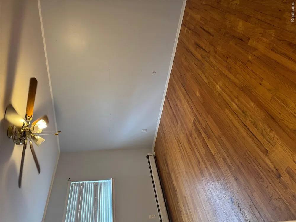 25301 5 Mile rd #109 Redford Charter Township, MI 48239