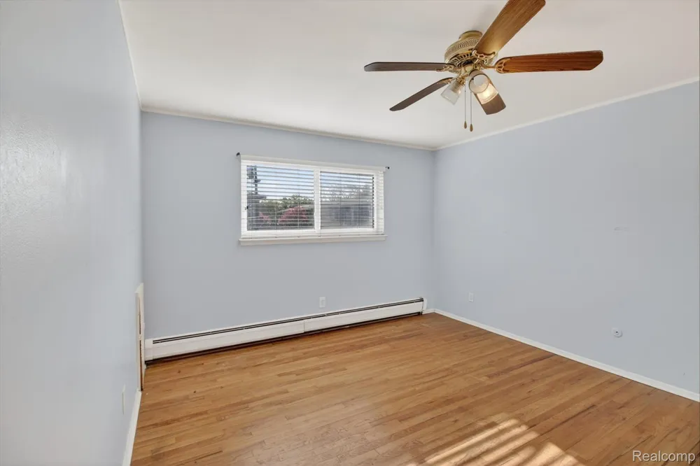 25301 5 Mile rd #109 Redford Charter Township, MI 48239