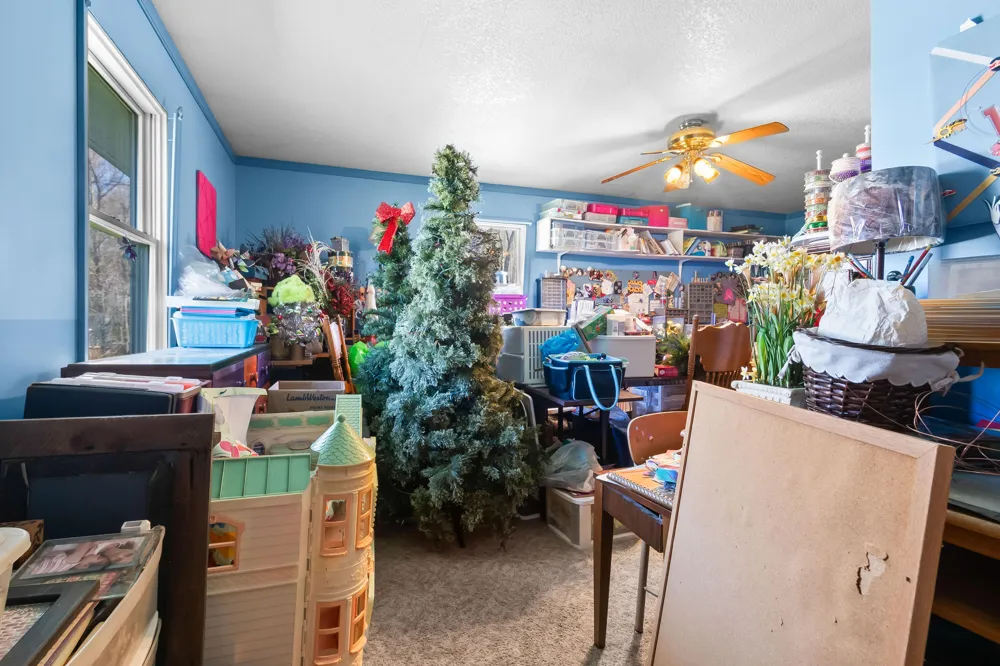 320 Jonesville Road Jonesville City, MI 49250