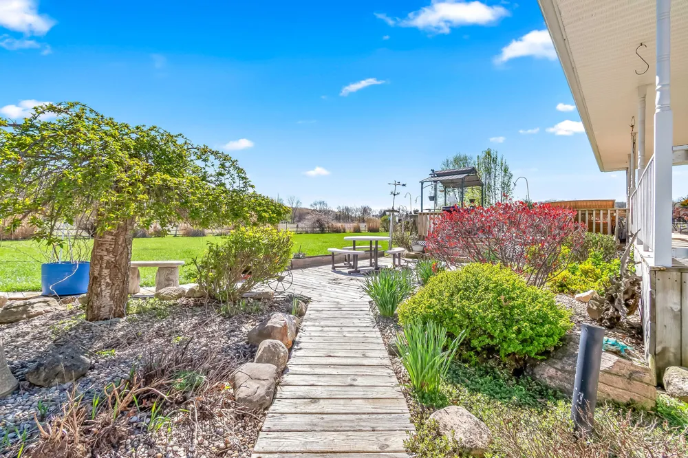 320 Jonesville Road Jonesville City, MI 49250