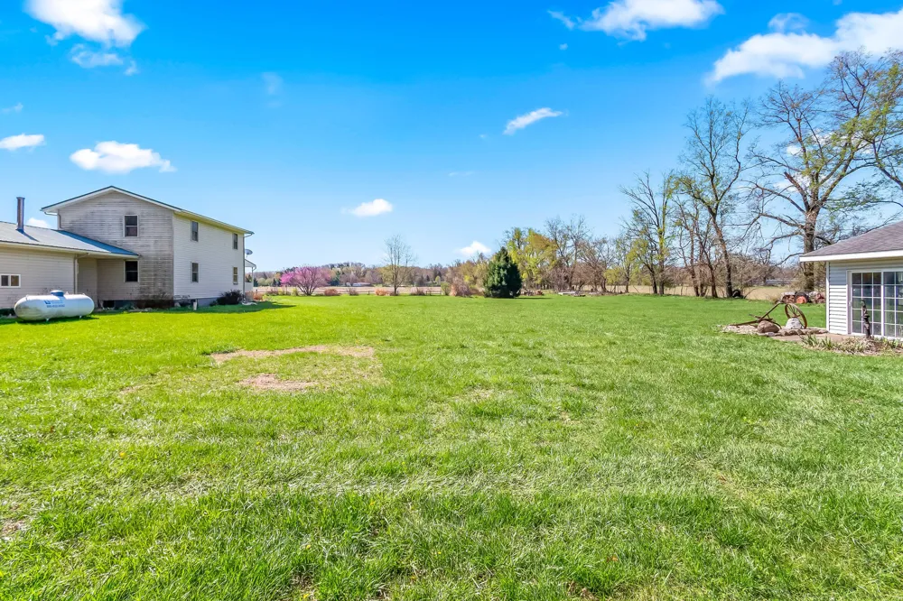 320 Jonesville Road Jonesville City, MI 49250